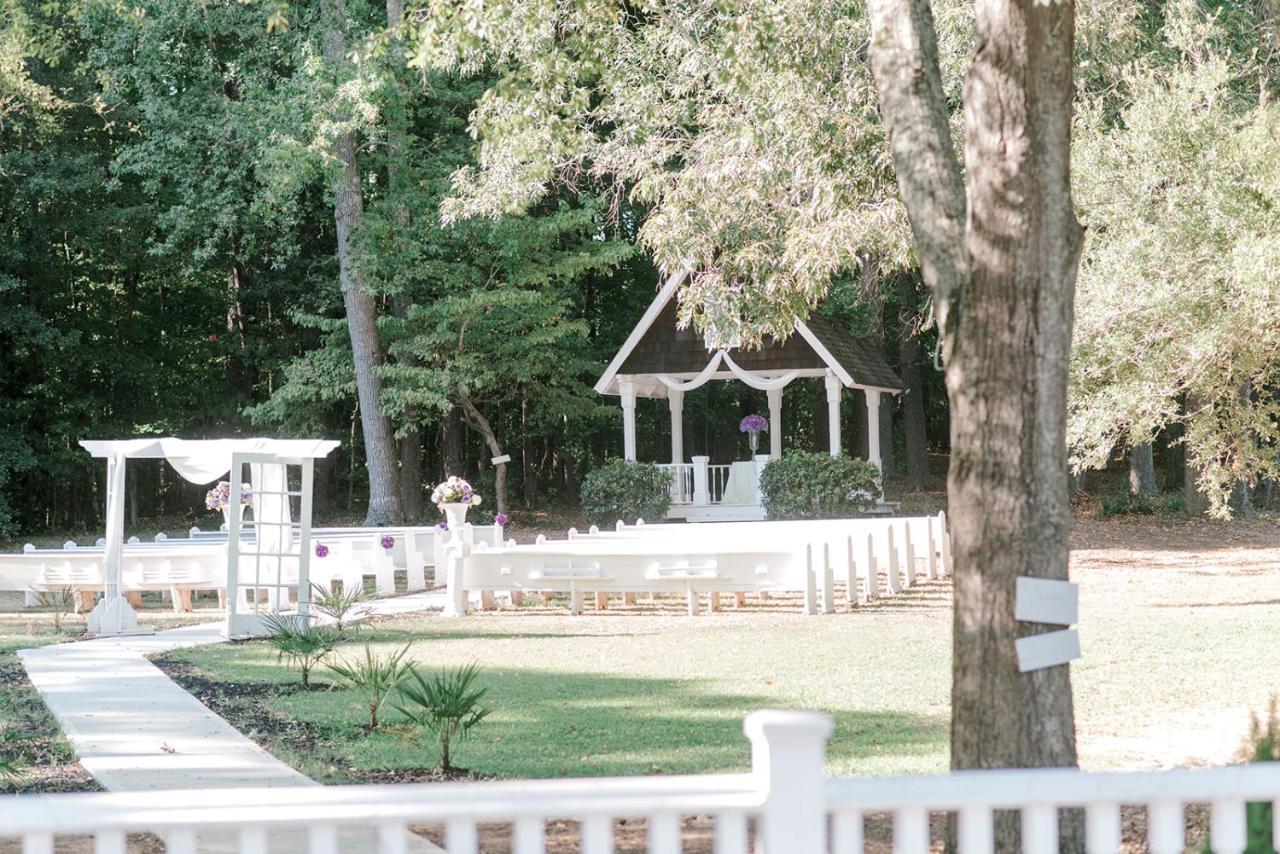 Georgia Palms & Gardens Bed & Breakfast Powder Springs Exterior photo